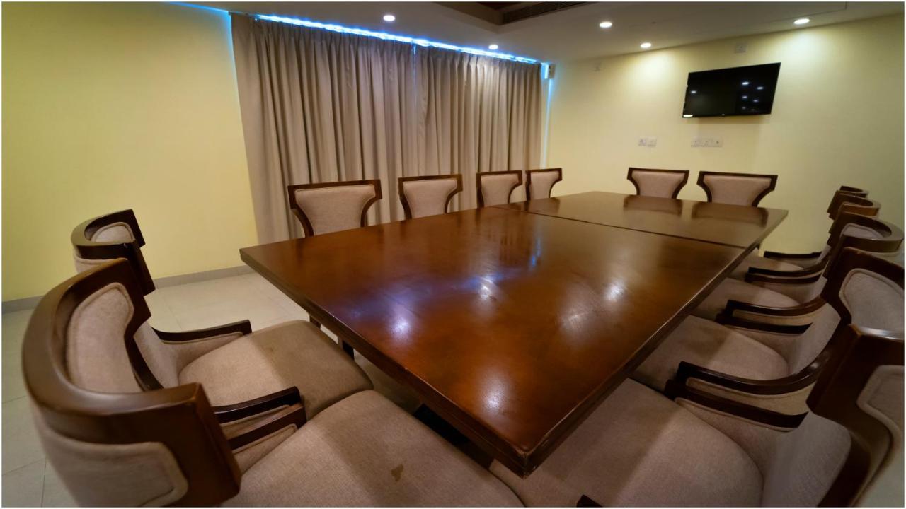Vivin Luxury Suites Thiruvananthapuram Eksteriør bilde