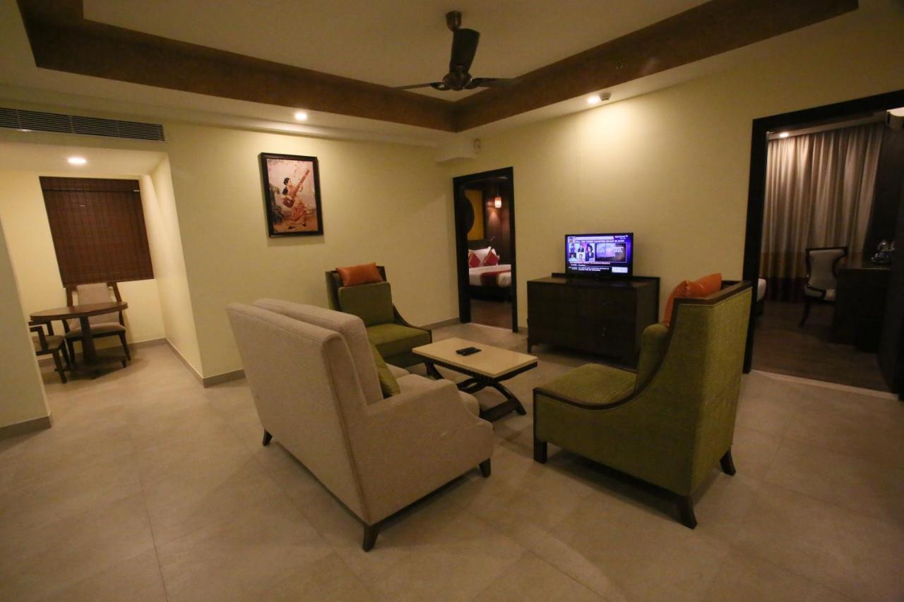 Vivin Luxury Suites Thiruvananthapuram Eksteriør bilde